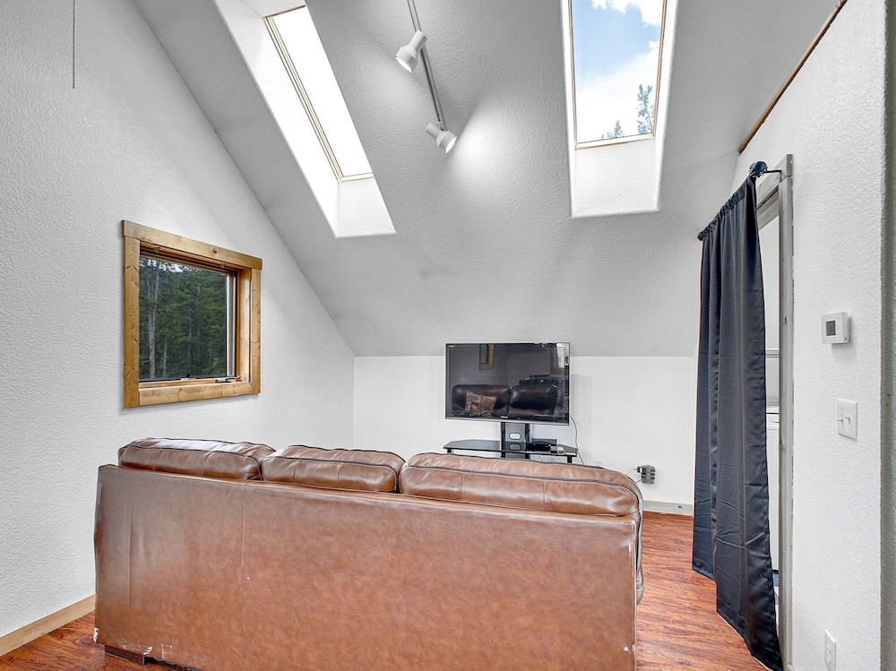 Switchback Basecamp 4 Bedroom Home