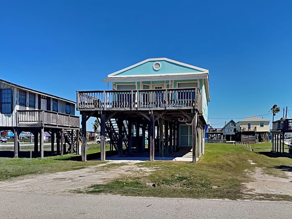 Surfside Crab Retreat by Ryson Vacation Rentals