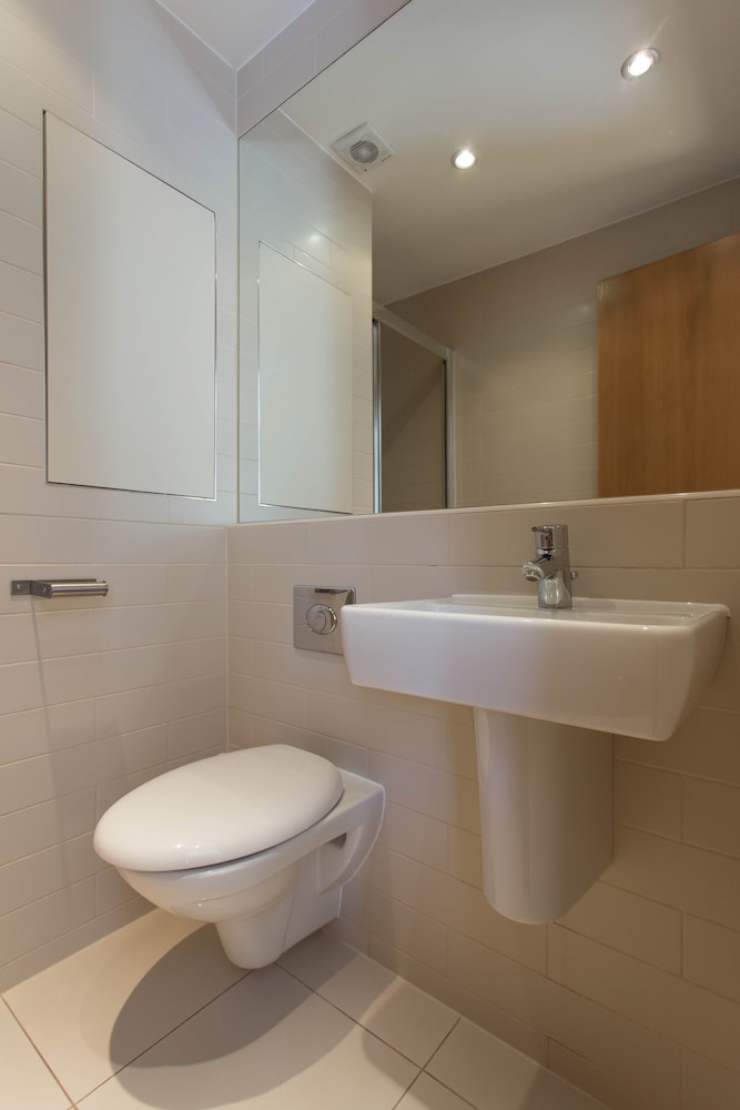 Princes Square Serviced Apartments by Concept Apartments