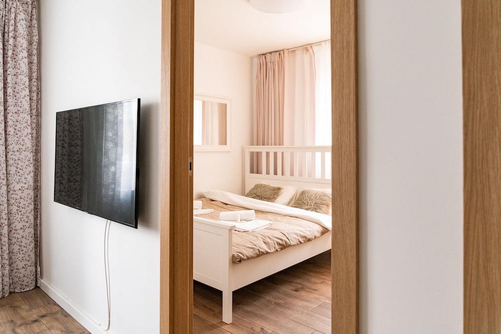 Warsaw Concierge Saska view 3