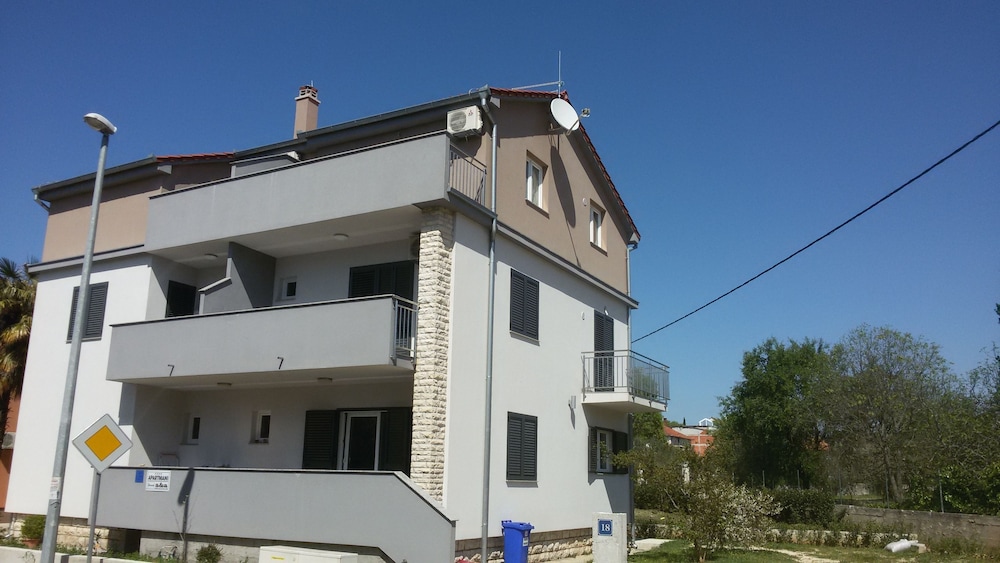 Apartmani AiA