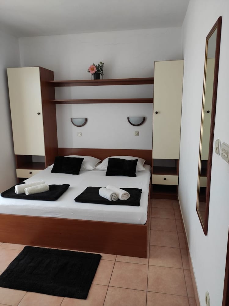 Nives - Great Location - A6