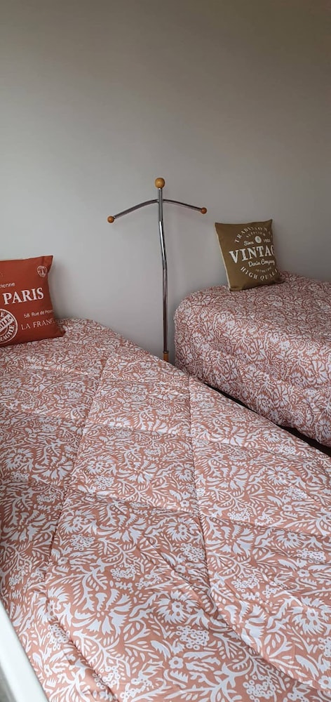 Spacious Retreat in Colegiales: 2 Bedrooms, Balcony, and More