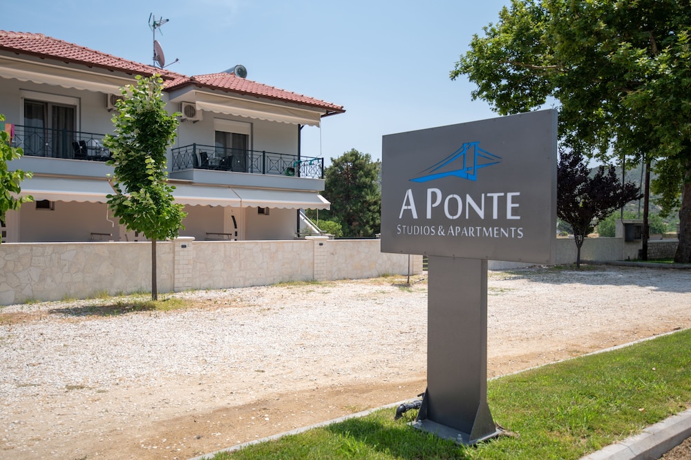 A Ponte Studios and Apartments