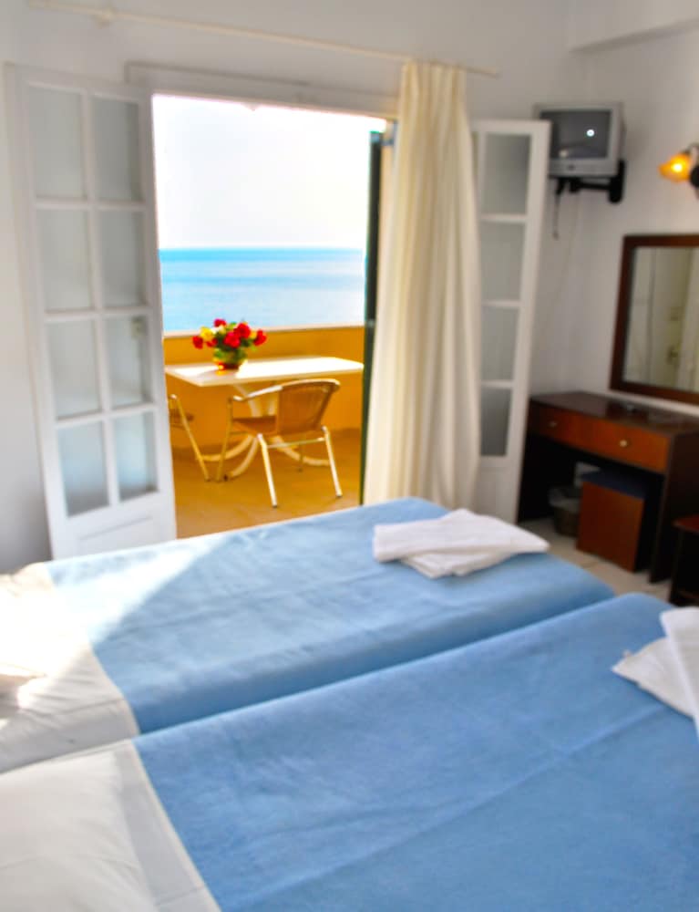 Holiday Apartments Maria With Pool - Agios Gordios Beach photo 3