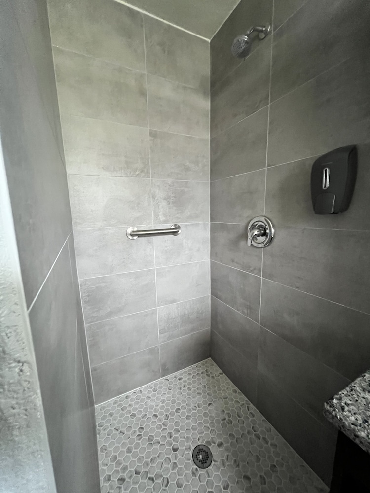 Oak Tree Inn - Property Image 11