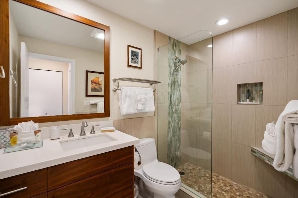 Maui Kamaole, #c-203 2 Bedroom Condo