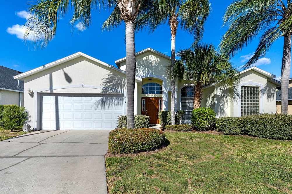 Hills Bay Retreat - Image 1