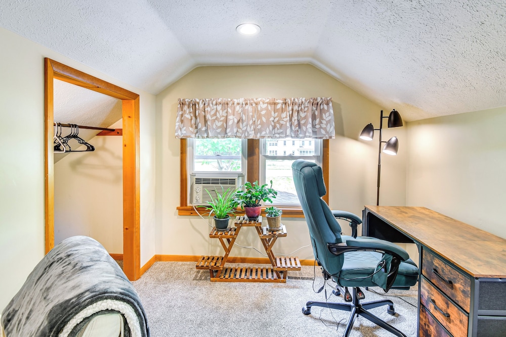 3 Mi to Seneca Lake: Couple's Apt w/ River Access