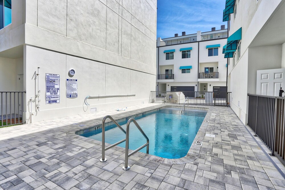 Azul Townhomes A3 and A4 Sunrise-sunset