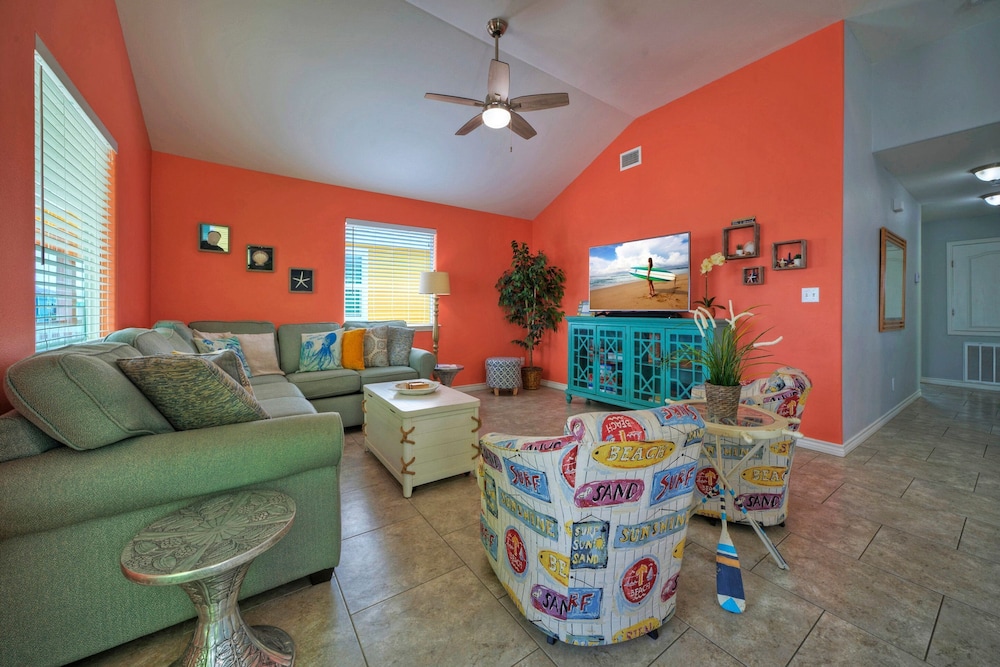Laid Back Lime by Avantstay Near Beach w Pool Complimentary Pool Warmer