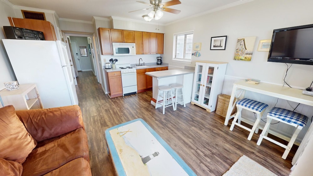 Beach Racquet B by Tybee Vacation Rentals