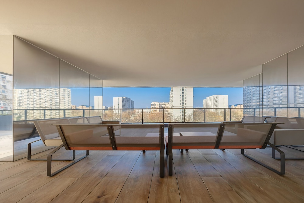 Grzybowska Apartment by Renters Prestige