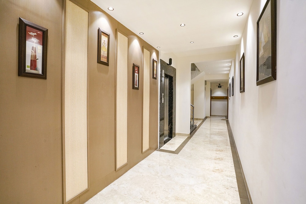 Fabhotel Status Residency