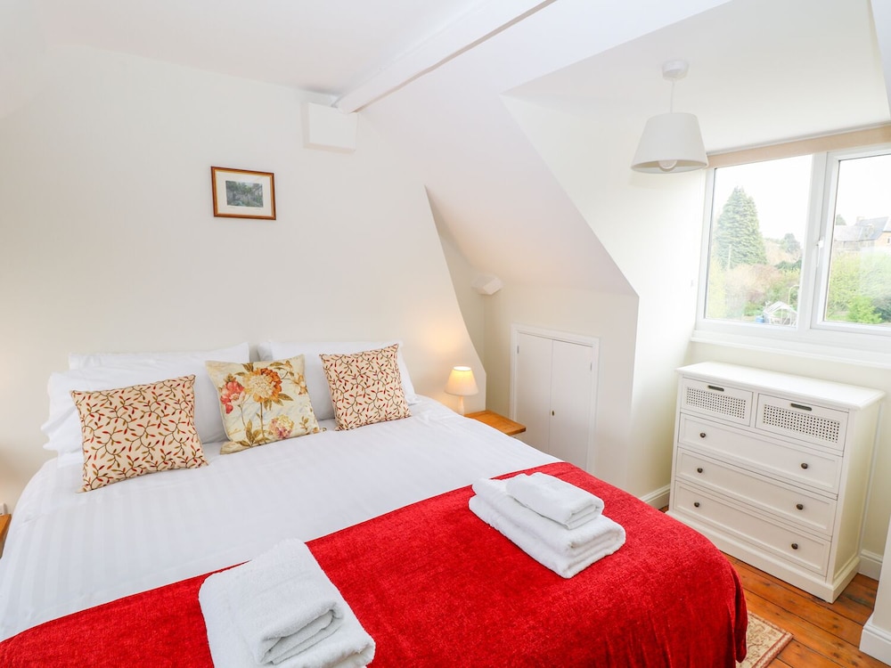 Wyebrow Cottage view 3