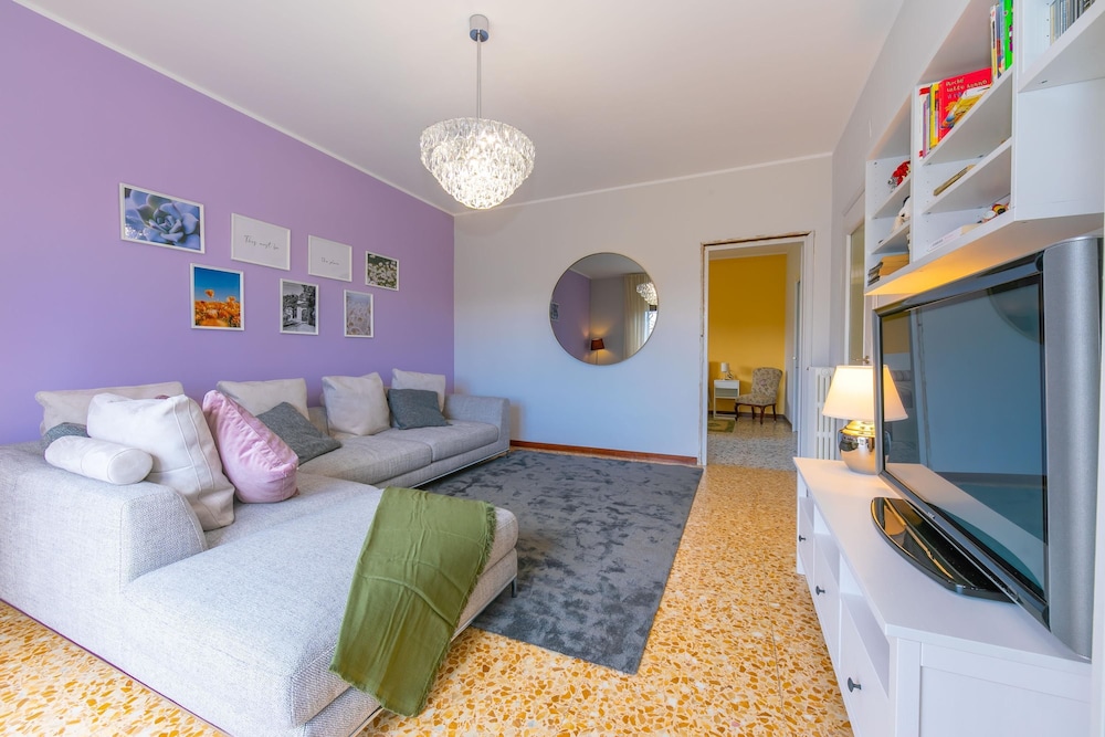 Villa Giulietta Family Child and Pet Frie view 4