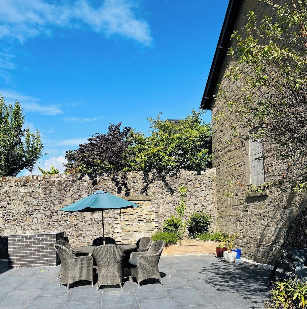 4-bed Seaside Dream House - Sleeps 8 & Parking