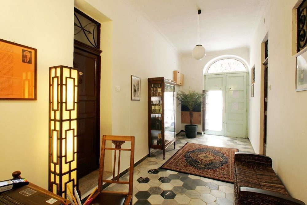 Flavica Home Holiday
