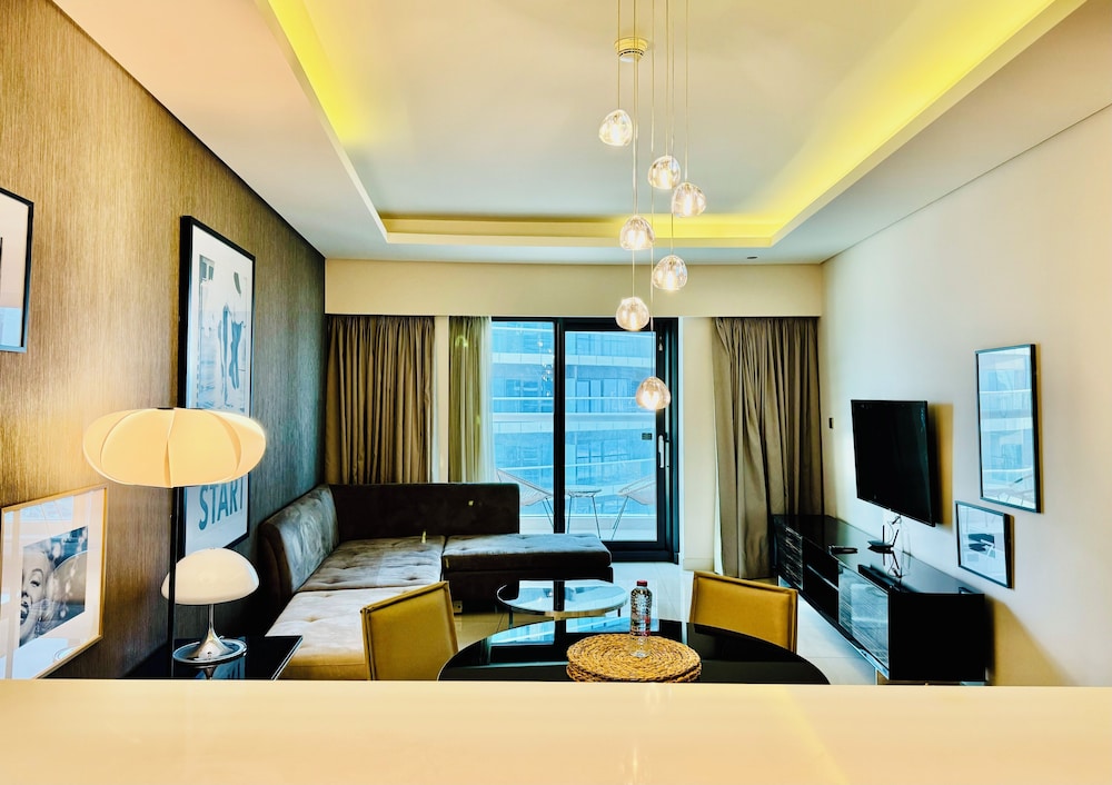 Venduras Cozy 1BR at Damac Tower