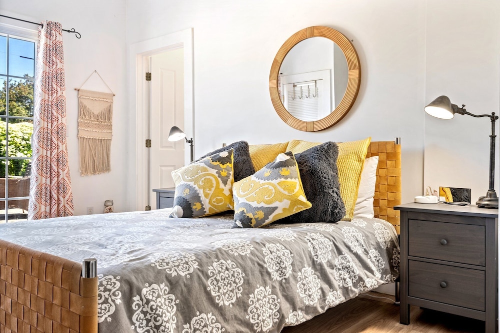 Beachwood Getaway Sleeps 10!