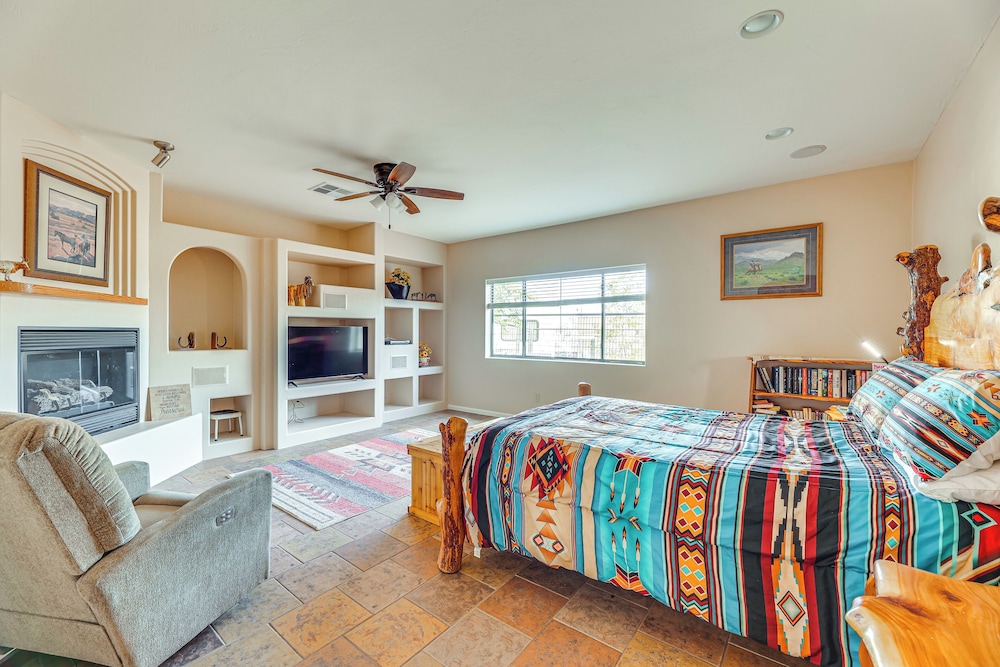 Near Golfing & Green Spaces: Florence Family Home!