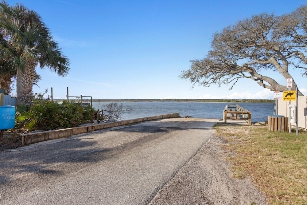 Pelican Inlet C119, Near Beach: Pool & Tennis 2 Bedroom Condo