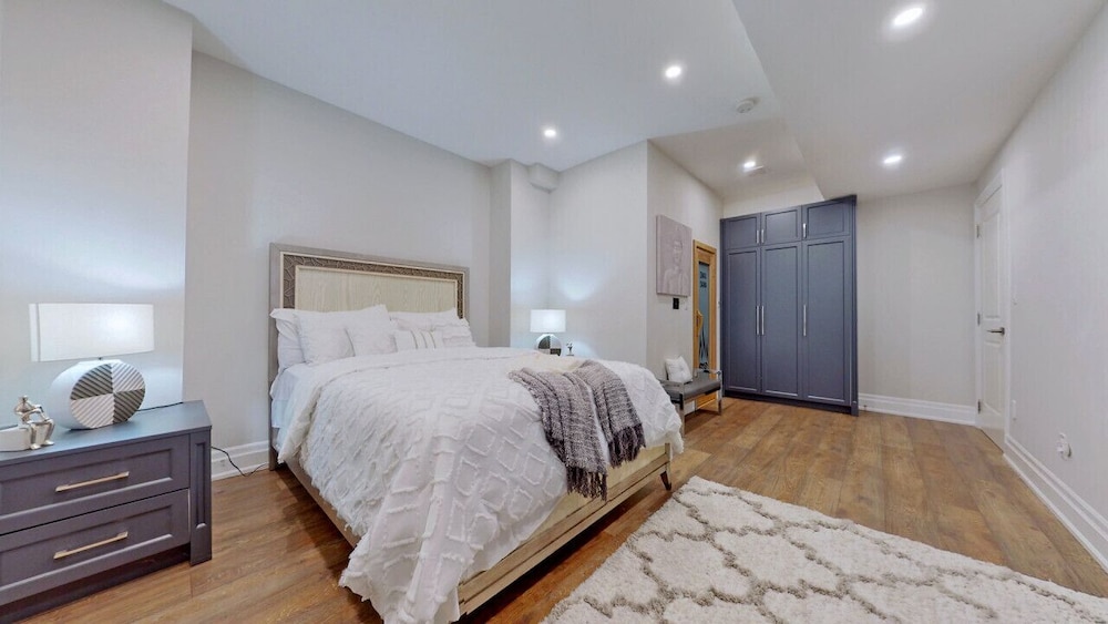 Family Modern Walkout Basement w Sauna Ski Resort 30min