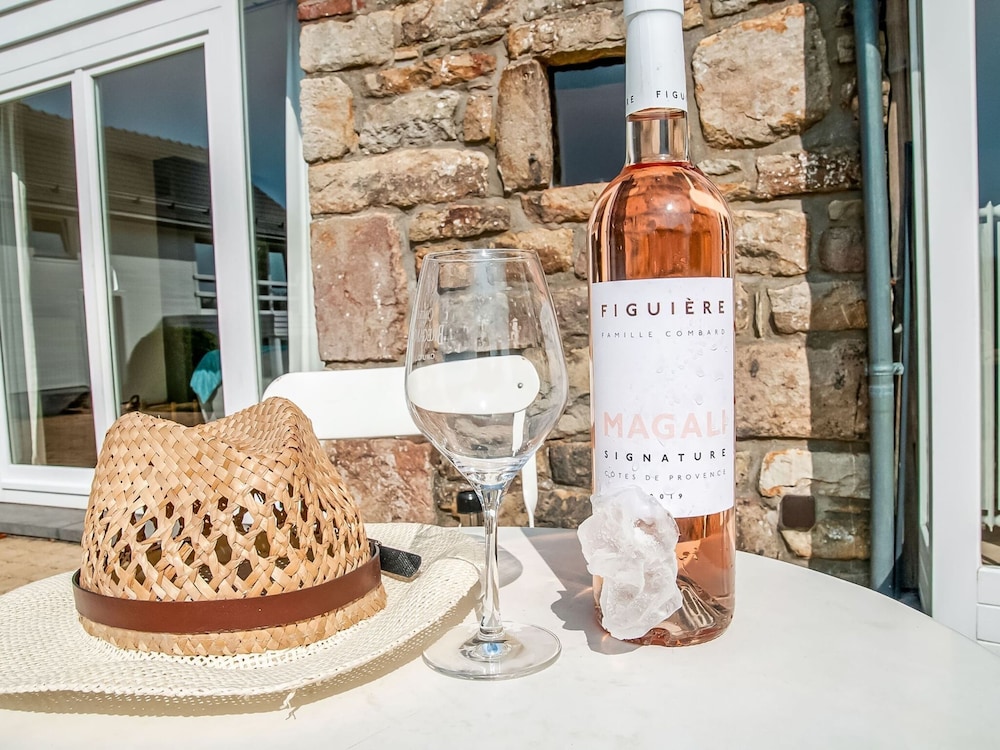 Luxurious Villa With Pool and Sauna, and Very Suitable for Culinary Workshops