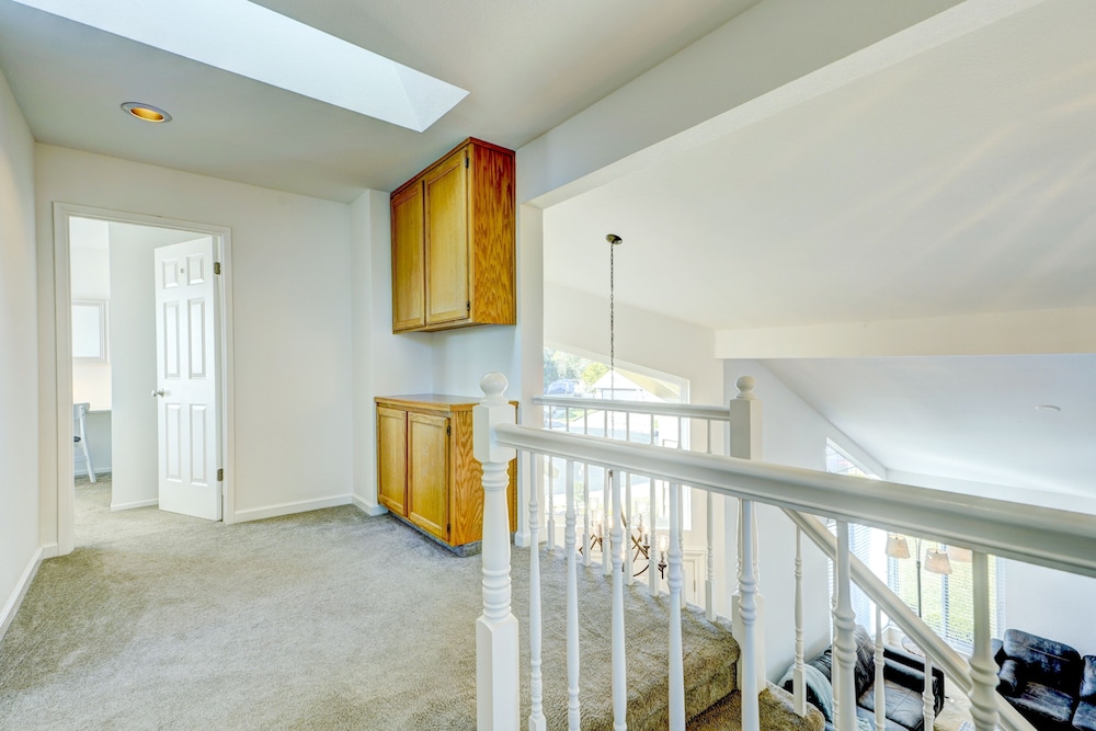 W/ Pool & Hot Tub, Beautifully Appointed 4br Home! 4 Bedroom Home by RedAwning view 3