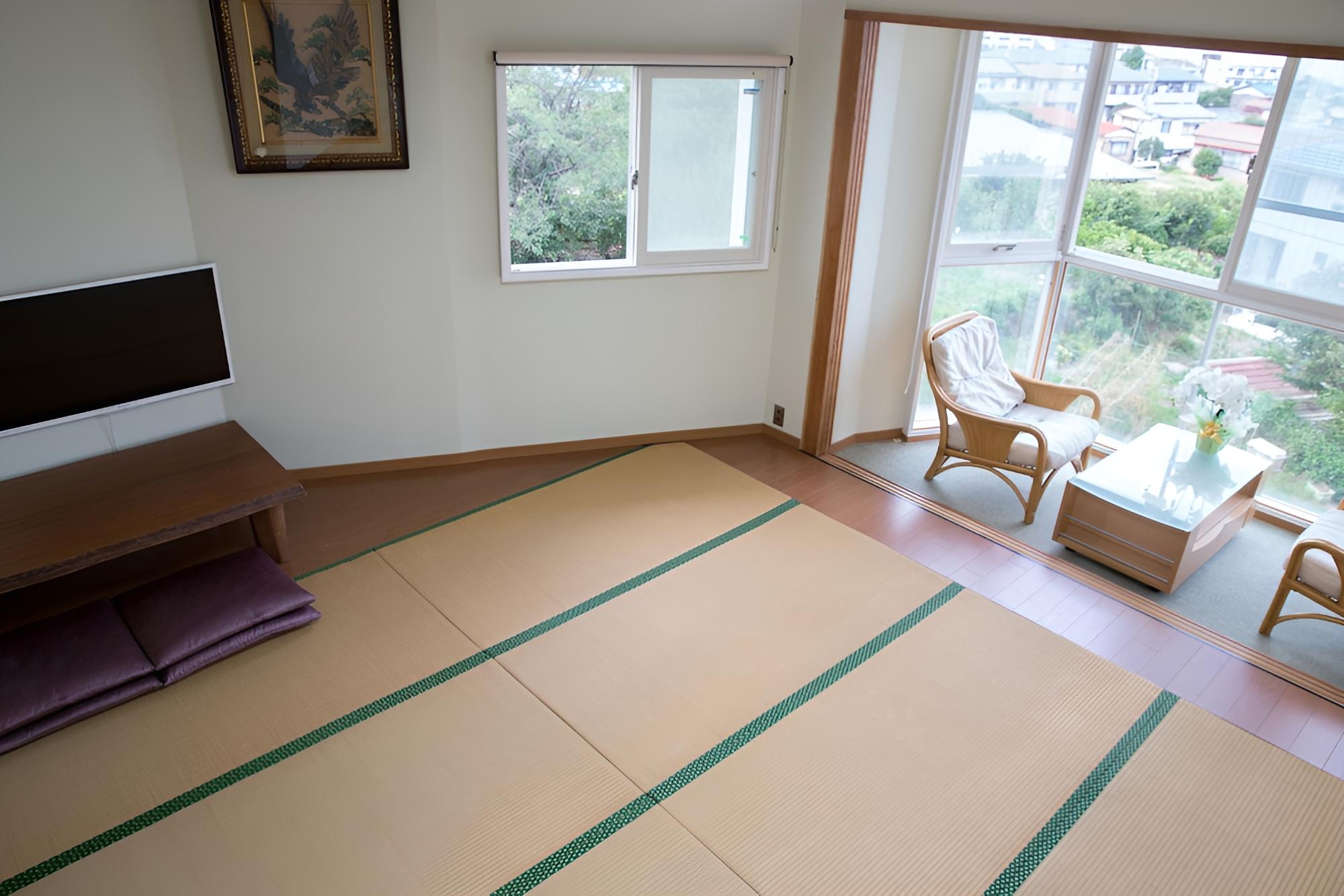 Atami Red House