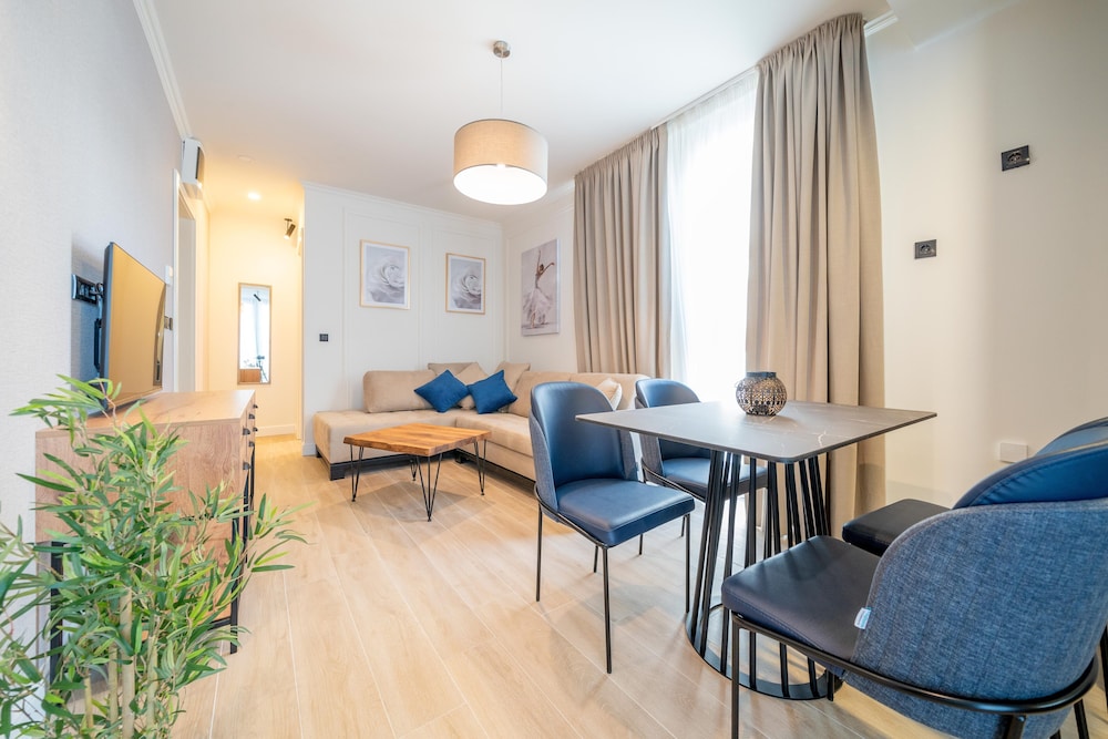 Hotel Invictus