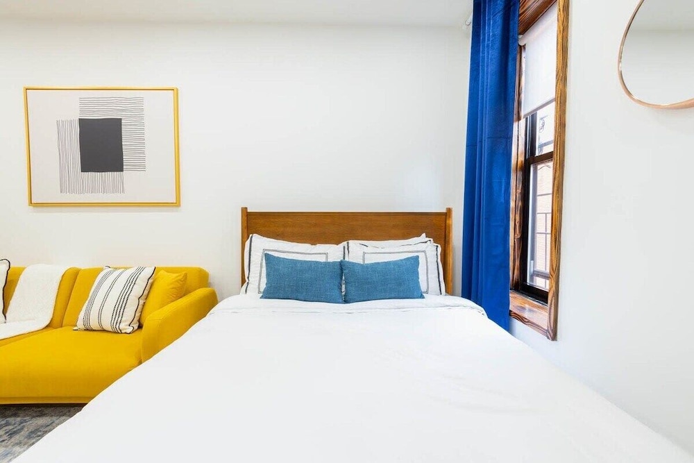 1597 New York Apt