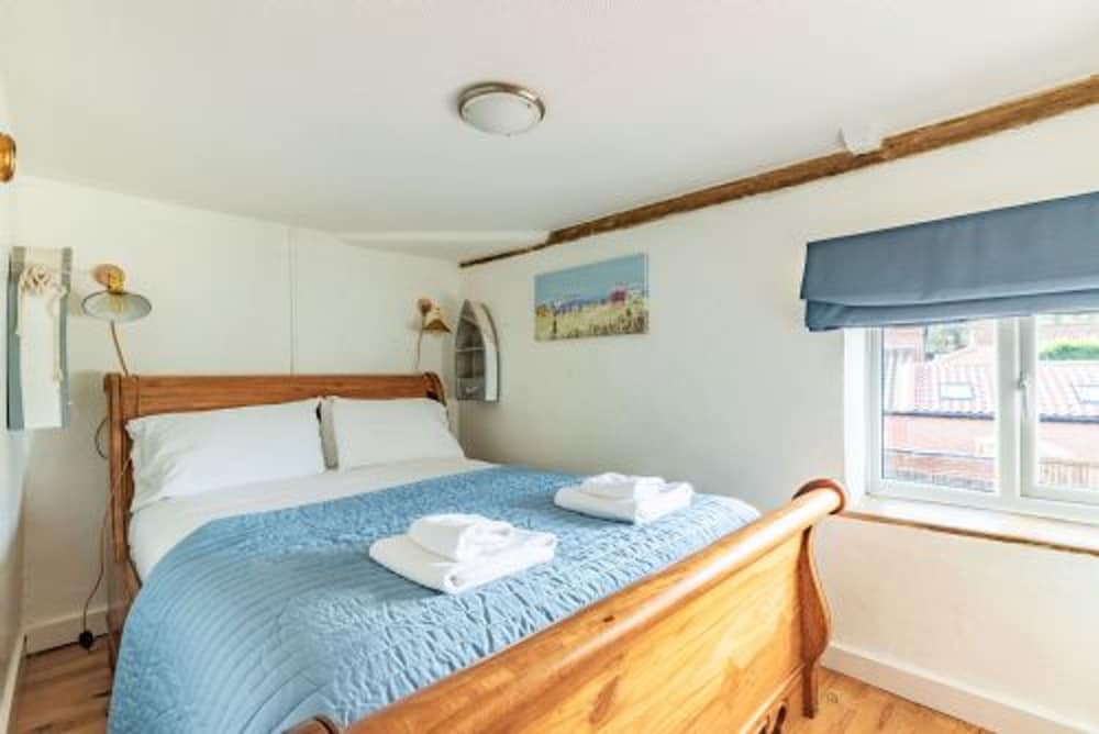 Host Stay Sand Pit Cottage