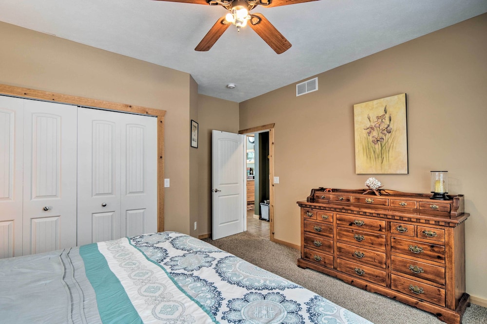 Cadillac Vacations - Family-friendly Lake Mitchell Oasis: Hike  Ski! - Property Image 5