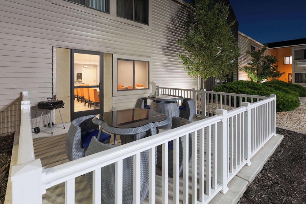 Sheboygan Vacations - La Quinta Inn by Wyndham Sheboygan - Property Image 8