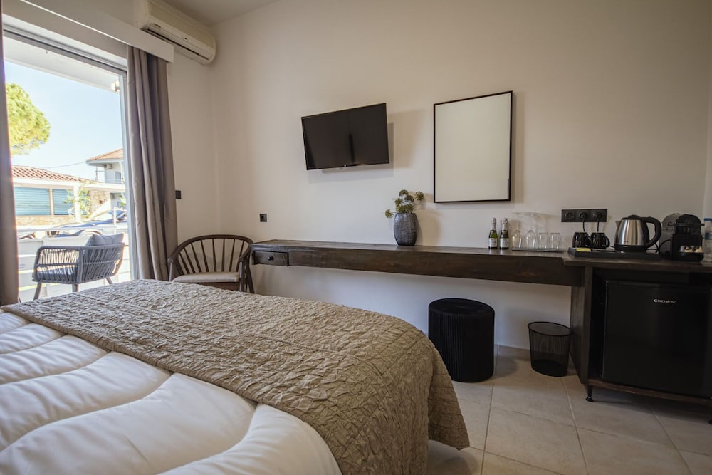ELEONAS  bohotel