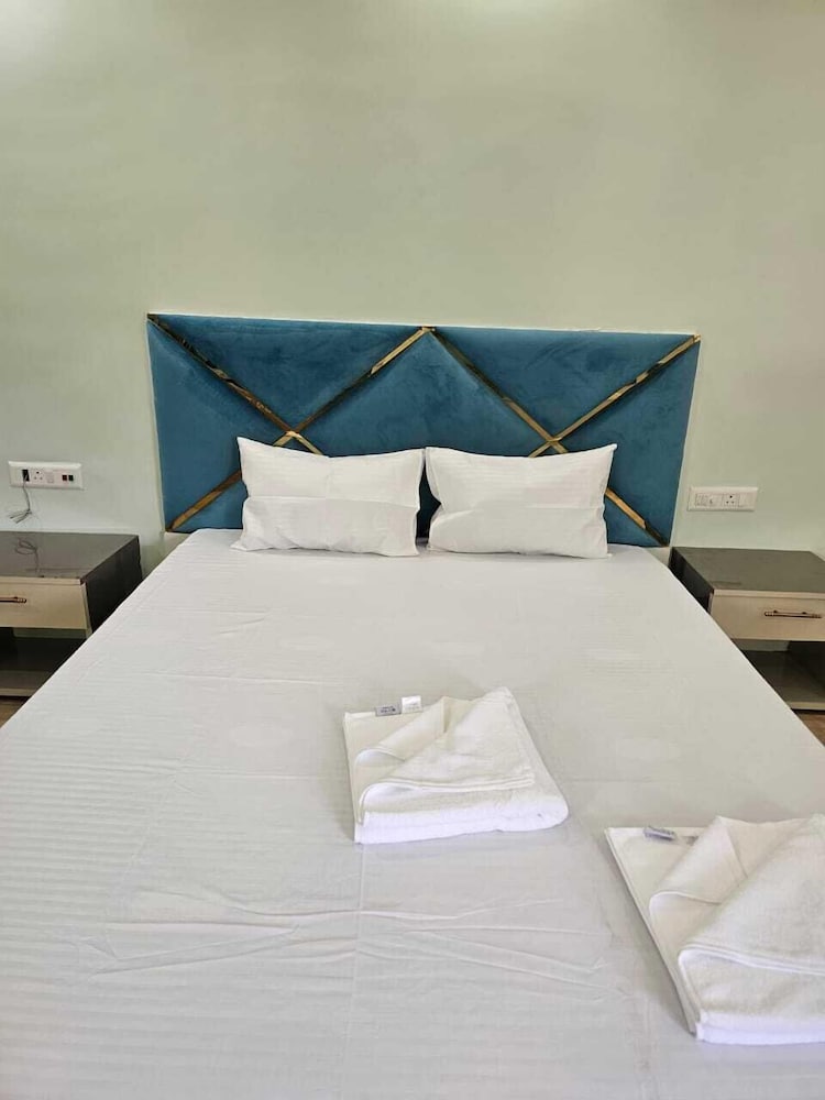 Jowar Hoter & Resort