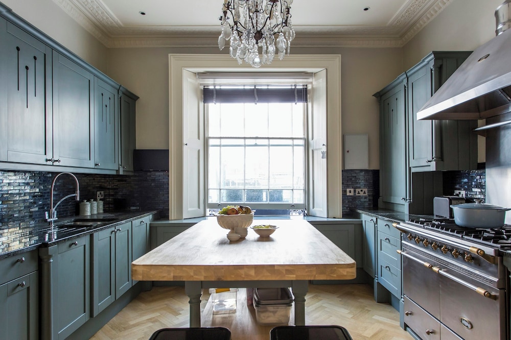 Ovington Gardens by Onefinestay