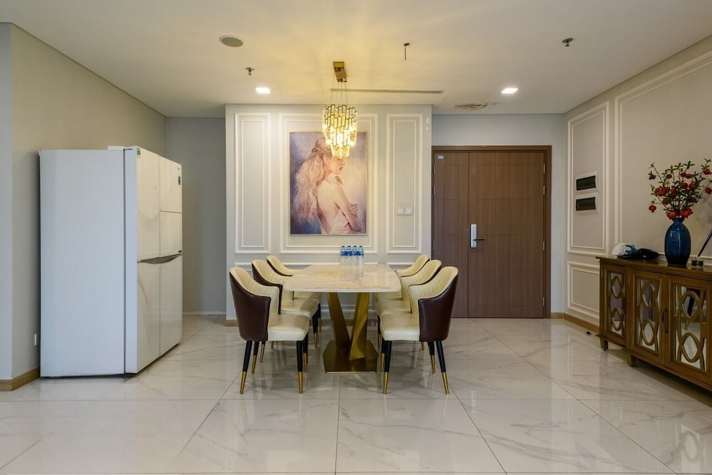 Somi Luxstay Landmark 81