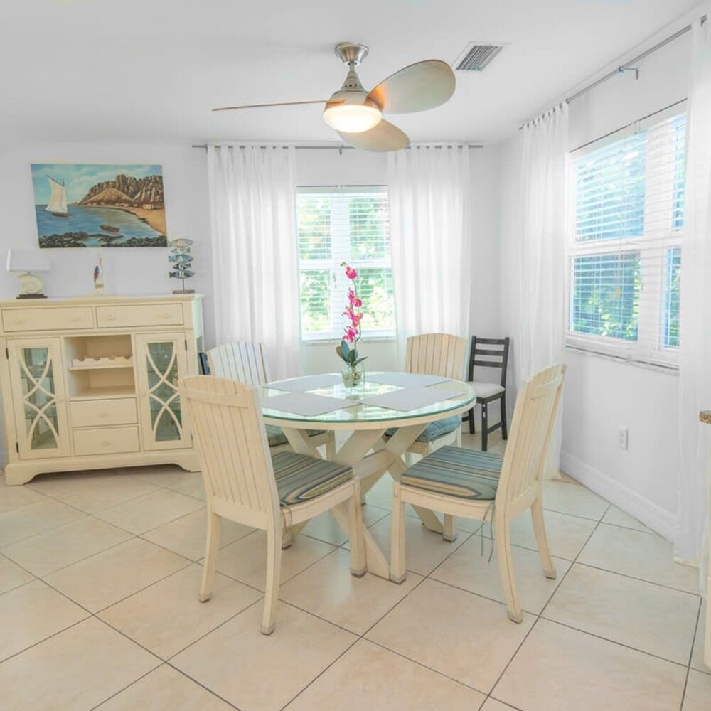 Secluded Beachfront Vibes Surf Pet Friendly