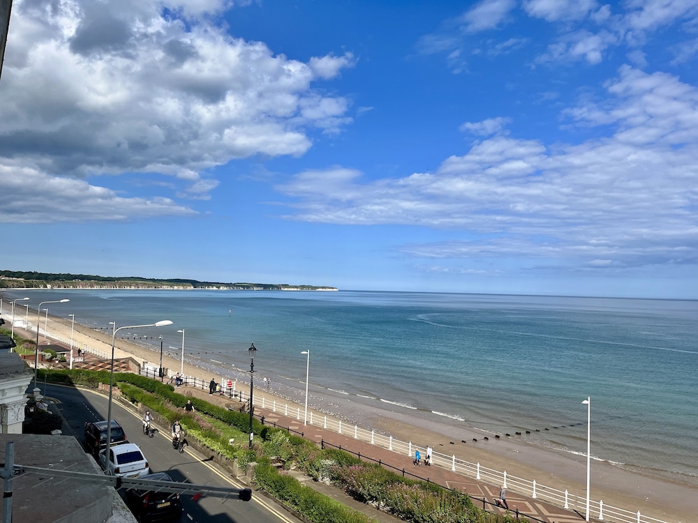 8 Beach View @ Beaconsfield House