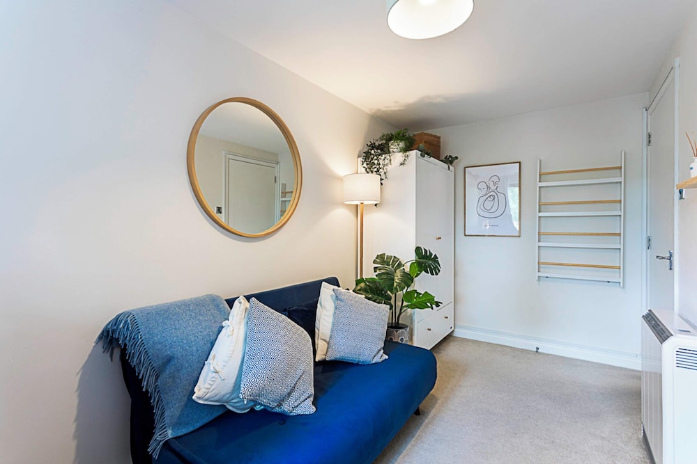London Docklands Retreat