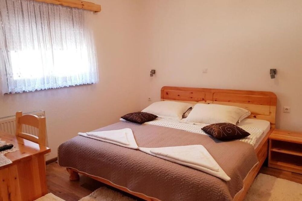 Green Valley Guesthouse in Jezerce