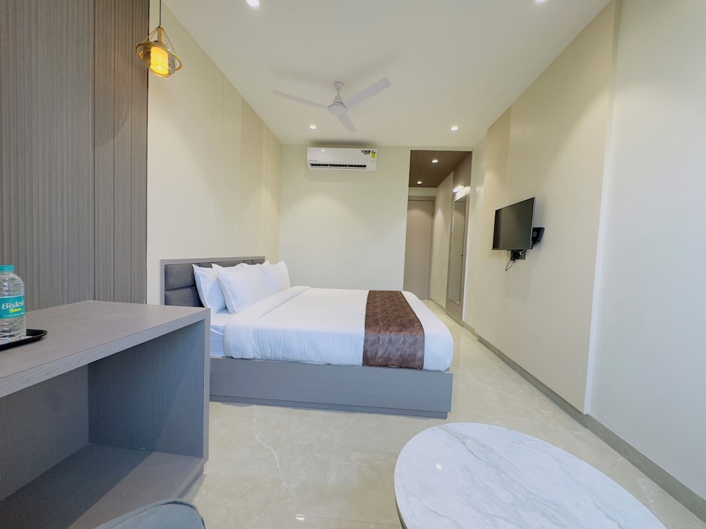 Travinities Hotel Avni Palace