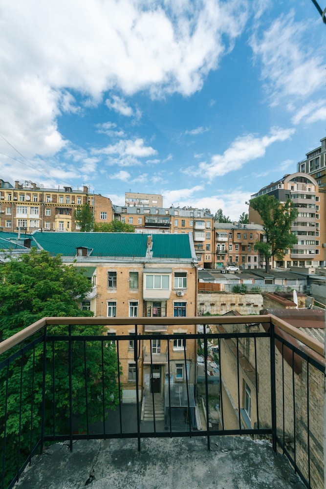 Alma Apartments