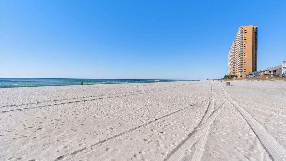 2BR Steps to Sand Pool, Near Pier Park + Free Attraction Tickets!