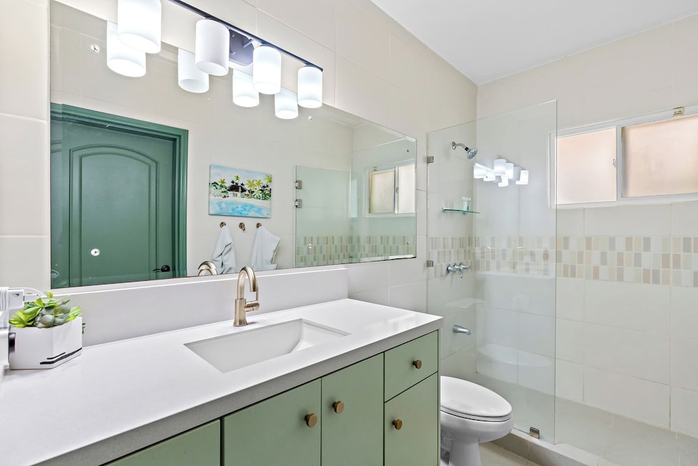 1-BD Near Beach, Great for Digital Nomads