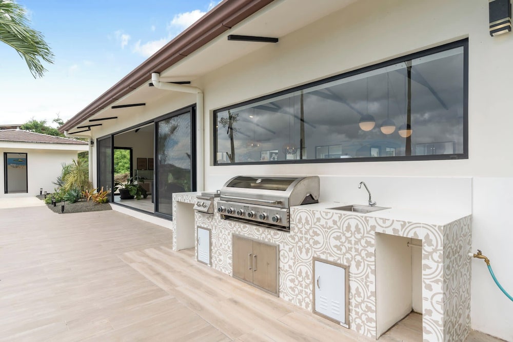 Luxe Tropical Villa with Sparkling Infinity Pool, Panoramic Ocean Views & Community Amenities