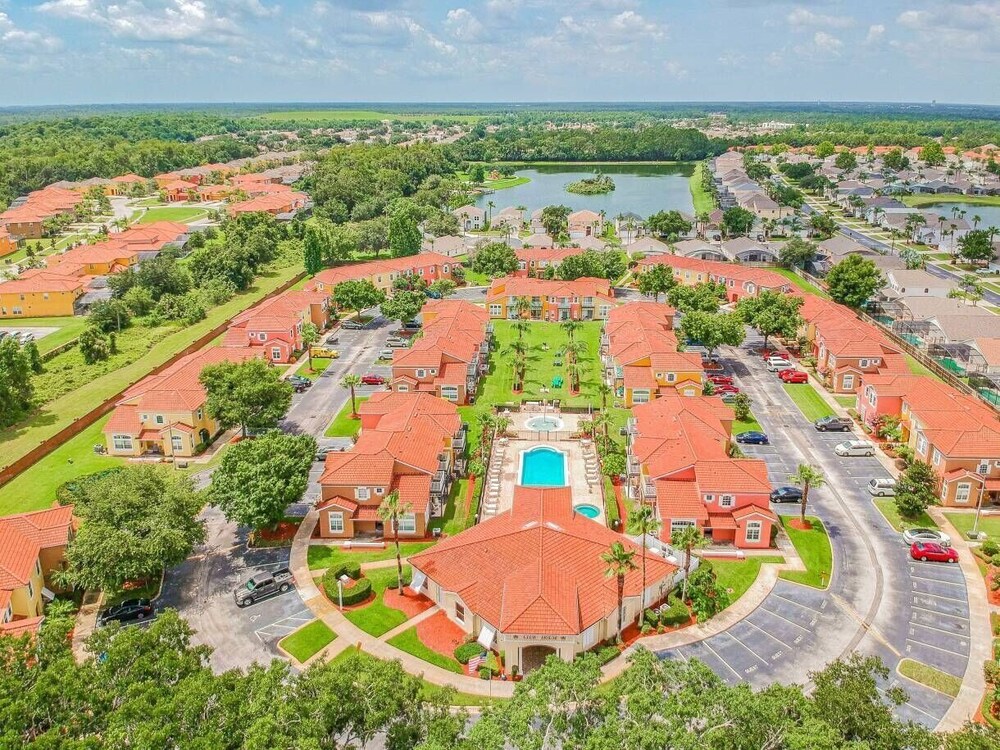4BR Lake Berkley Home w/ Private Pool
