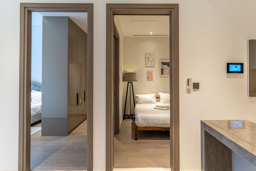 The MarQ Luxury 2BR Apt Central D1